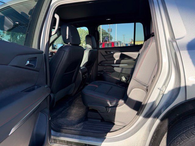 Used 2024 Chevrolet Traverse RS w/ LPO, Floor Liner Package AWD/4WD image 17