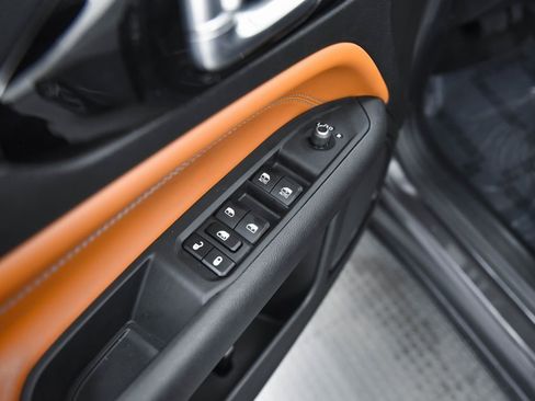 Used 2024 Jeep Compass Limited image 10