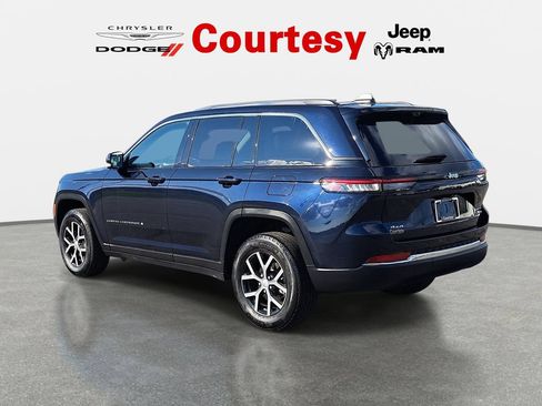 Certified 2023 Jeep Grand Cherokee Limited w/ Luxury Tech Group II AWD/4WD image 6