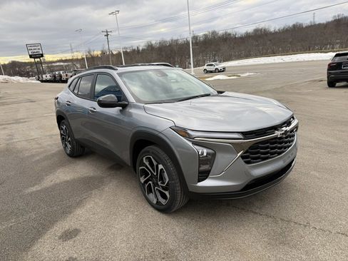 New 2026 Chevrolet Trax RS w/ Sunroof Package image 7