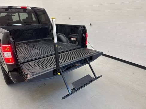 Used 2018 Ford F150 XLT w/ Equipment Group 302A Luxury AWD/4WD image 6