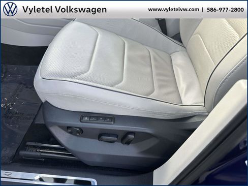 Certified 2022 Volkswagen Tiguan SEL R-Line image 21