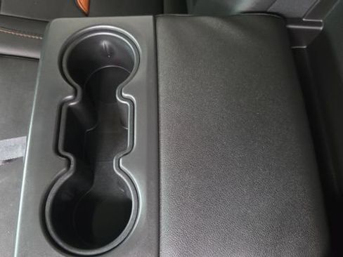 Used 2025 GMC Sierra 2500 AT4 w/ Technology Package image 29