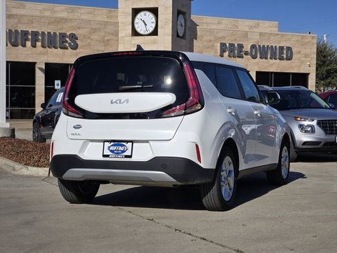 Certified 2025 Kia Soul LX image 8