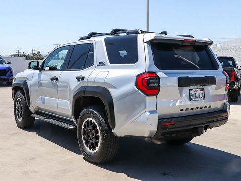 Certified 2025 Toyota 4Runner TRD Off-Road AWD/4WD image 5