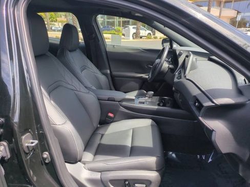 Used 2025 Lexus UX 300h FWD w/ Accessory Package (Z2) image 29