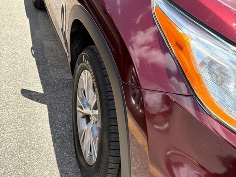 Used 2014 Toyota Highlander XLE FWD image 5