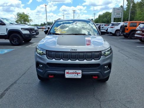 Used 2022 Jeep Compass Trailhawk w/ Sun and Sound Group AWD/4WD image 3