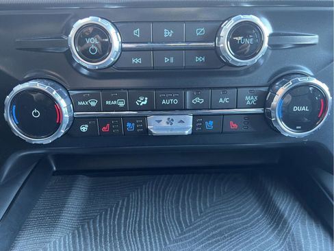 Used 2024 Ford F250 Platinum image 30