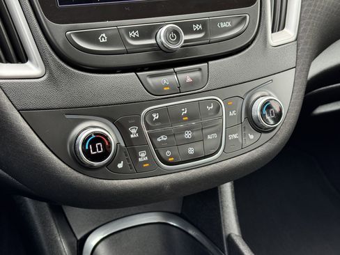 Used 2022 Chevrolet Malibu LT image 27