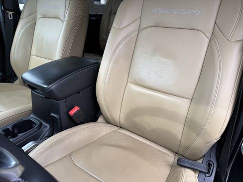 Used 2018 Jeep Wrangler Unlimited Rubicon w/ LED Lighting Group image 34