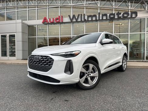 New 2025 Audi Q5 Premium Plus image 1