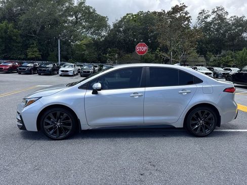 Used 2025 Toyota Corolla SE FWD image 11