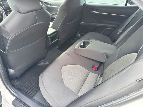 Used 2021 Toyota Camry LE image 18