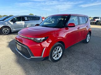 Used 2024 Kia Soul LX w/ Option Group 015 FWD video 1