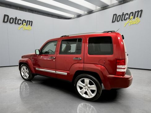 Used 2012 Jeep Liberty Limited Jet image 4