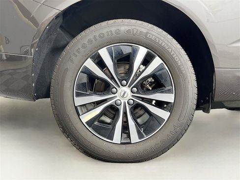 Used 2023 Volvo XC60 B5 Core image 35