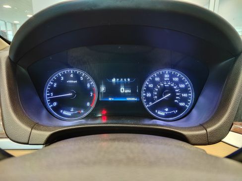 Used 2015 Hyundai Genesis 3.8 image 16