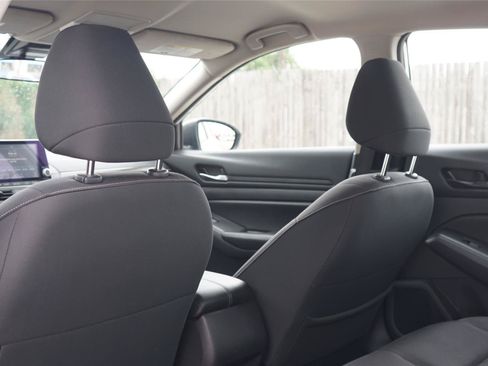 Used 2024 Nissan Altima 2.5 SV FWD image 22