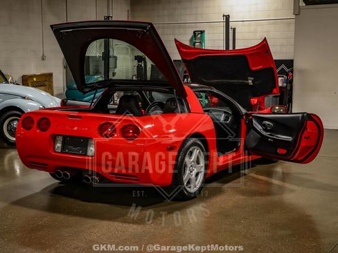 Used 1997 Chevrolet Corvette Coupe w/ Roof Pkg image 57