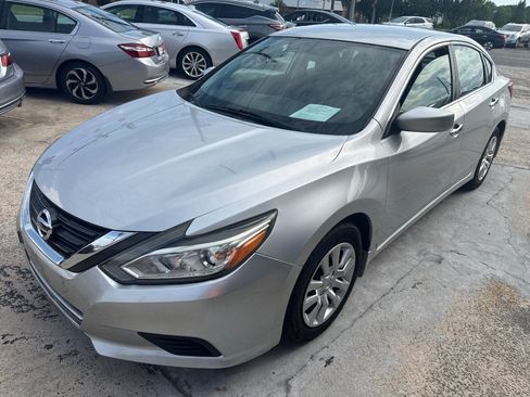 Used 2017 Nissan Altima 2.5 S w/ Power Driver Seat Package FWD image 1