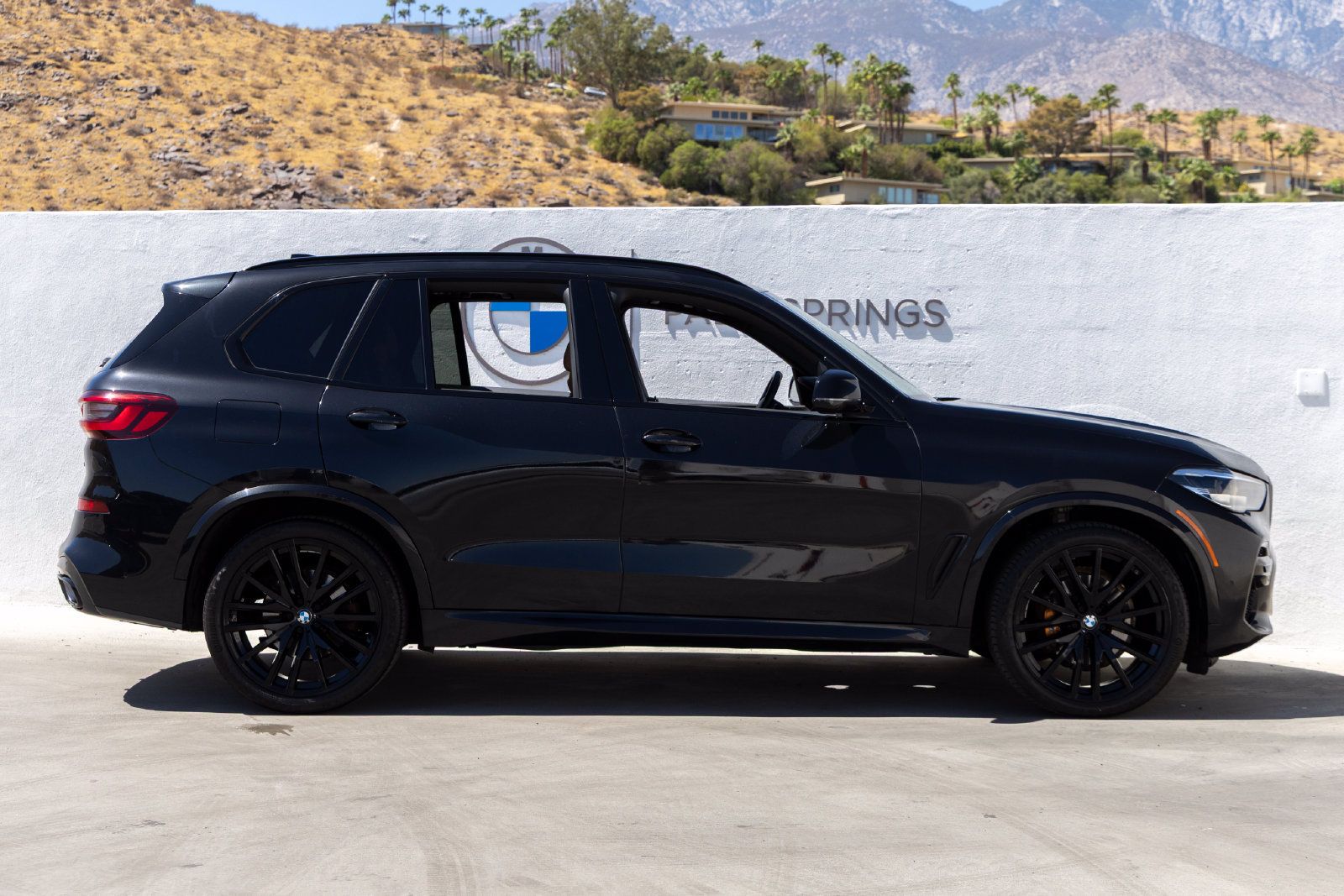 Used 2023 BMW X5 xDrive40i w/ M Sport Package AWD/4WD image 5