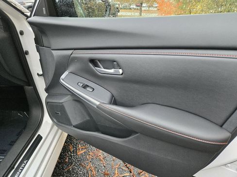 Used 2024 Nissan Sentra SR w/ SR Premium Package image 23