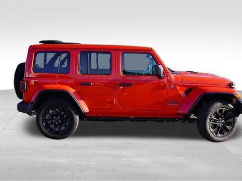 Certified 2025 Jeep Wrangler Unlimited Sahara w/ Safety Group AWD/4WD image 4