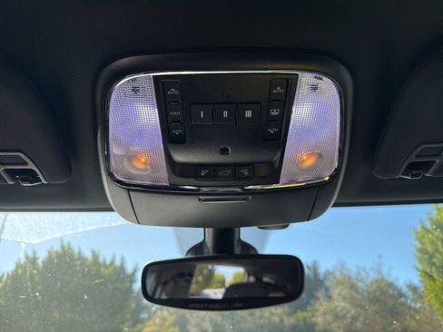 Used 2019 Jeep Grand Cherokee Limited w/ Luxury Group II image 9