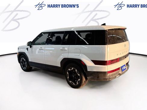 Used 2025 Hyundai Santa Fe SE AWD/4WD image 2