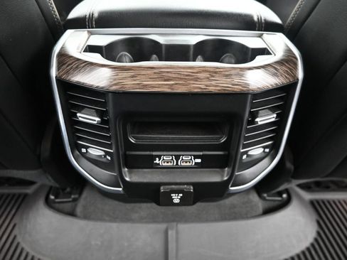 Used 2020 RAM 1500 Laramie AWD/4WD image 32