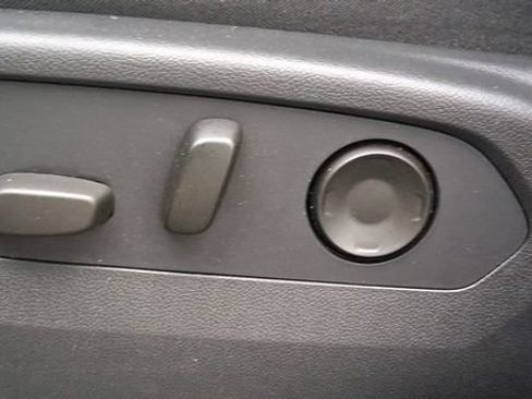 Used 2021 Buick Envision Essence w/ Technology Package I AWD/4WD image 11