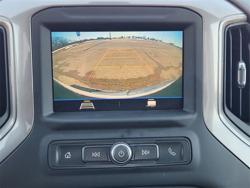 Used 2022 Chevrolet Silverado 1500 Custom image 18