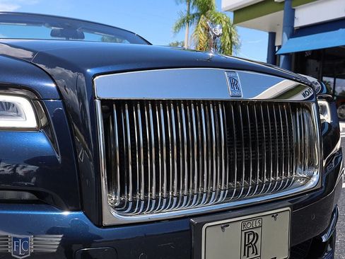 Used 2016 Rolls-Royce Dawn RWD image 13