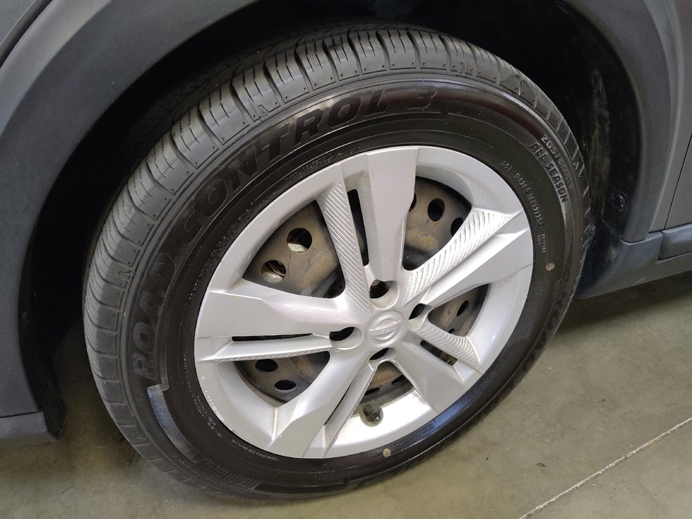 Used 2024 Nissan Kicks S FWD image 31