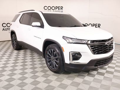 Used 2023 Chevrolet Traverse RS