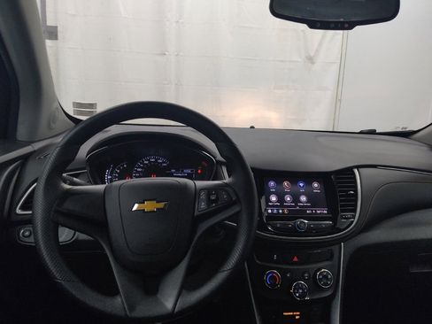 Used 2020 Chevrolet Trax LS FWD image 22