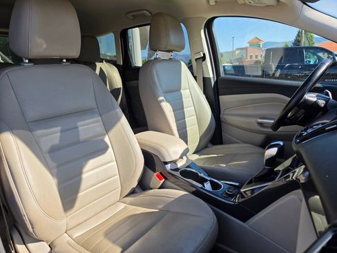 Used 2014 Ford Escape Titanium w/ Equipment Group 401A AWD/4WD image 15