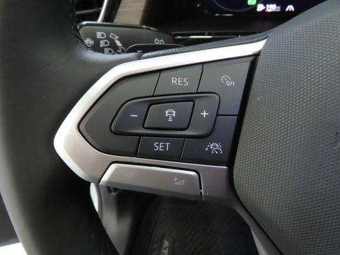 New 2026 Volkswagen Atlas SEL Premium R-Line AWD/4WD image 13
