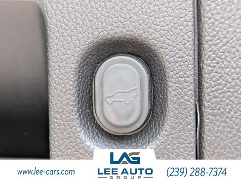 Used 2020 Chevrolet Tahoe LT w/ Luxury Package RWD image 11
