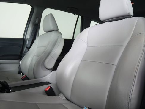Used 2022 Honda Pilot Touring image 11