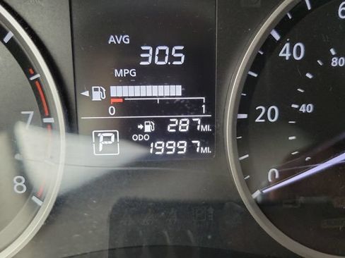 Used 2025 Nissan Versa S w/ Trunk Package FWD image 18