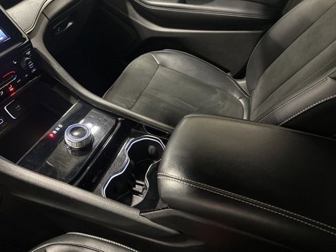 Used 2023 Jeep Grand Cherokee L Altitude image 32