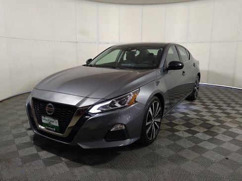 Used 2022 Nissan Altima 2.5 SR FWD image 15