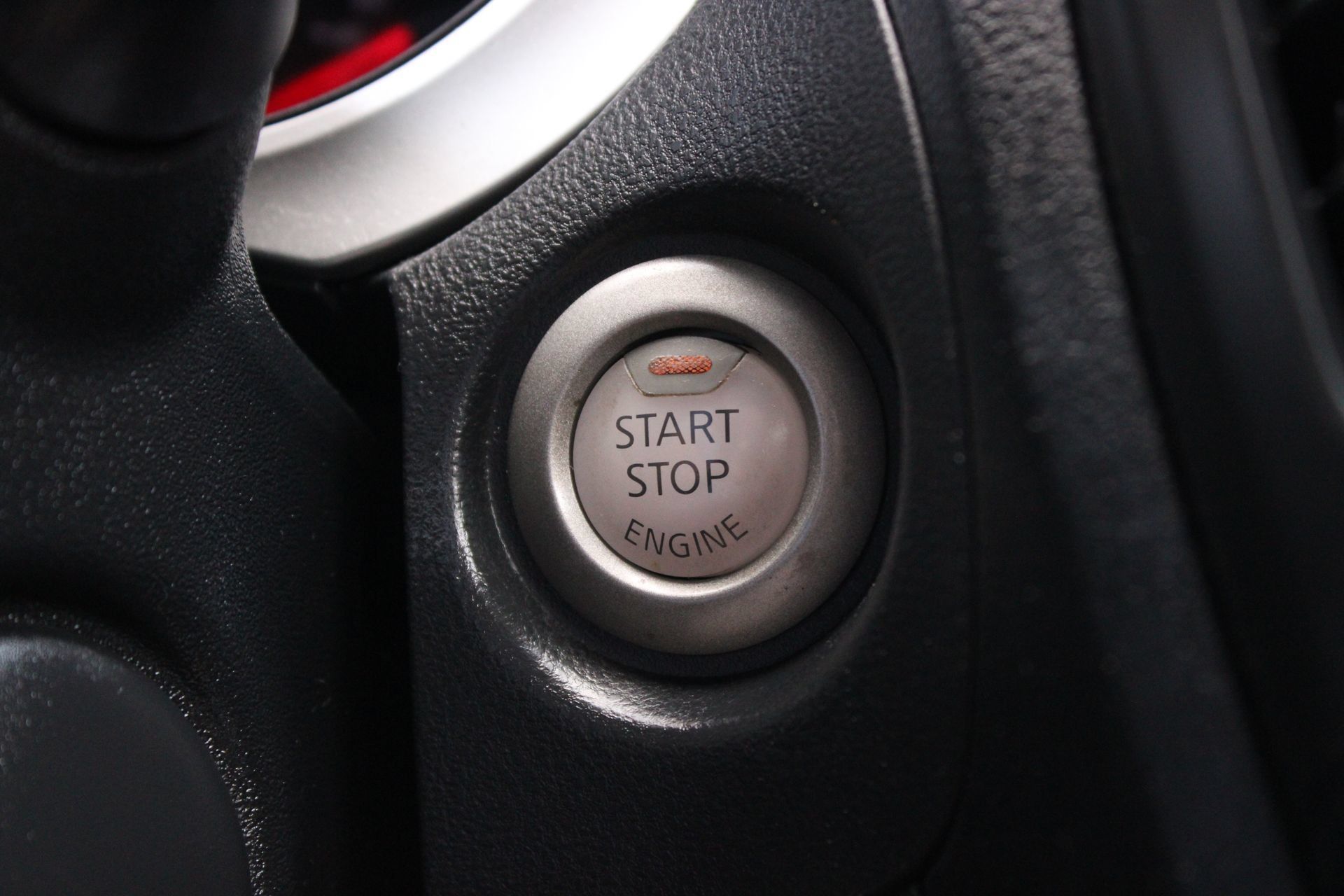 Used 2015 Nissan Juke S AWD/4WD image 32