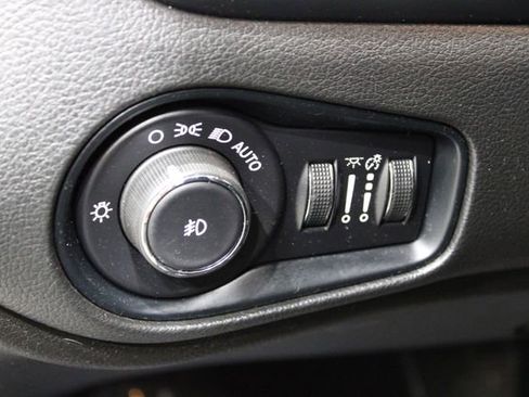 Used 2021 Jeep Renegade Latitude image 14