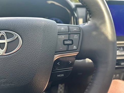 Used 2025 Toyota Camry XSE FWD image 18
