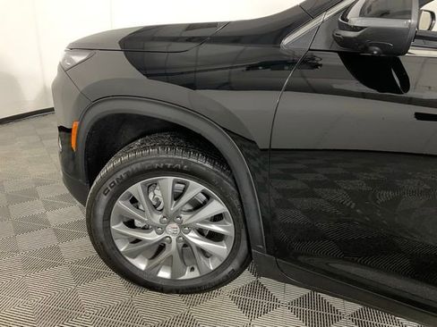 Used 2025 Buick Enclave Preferred image 38