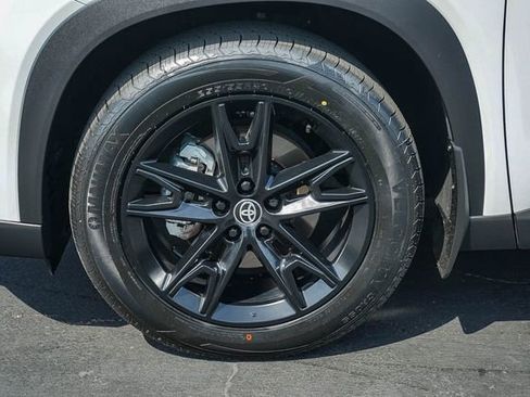 Used 2024 Toyota Grand Highlander FWD image 11