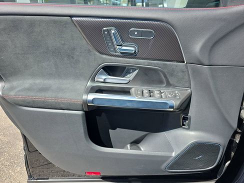 Certified 2025 Mercedes-Benz GLB 250 4MATIC image 21
